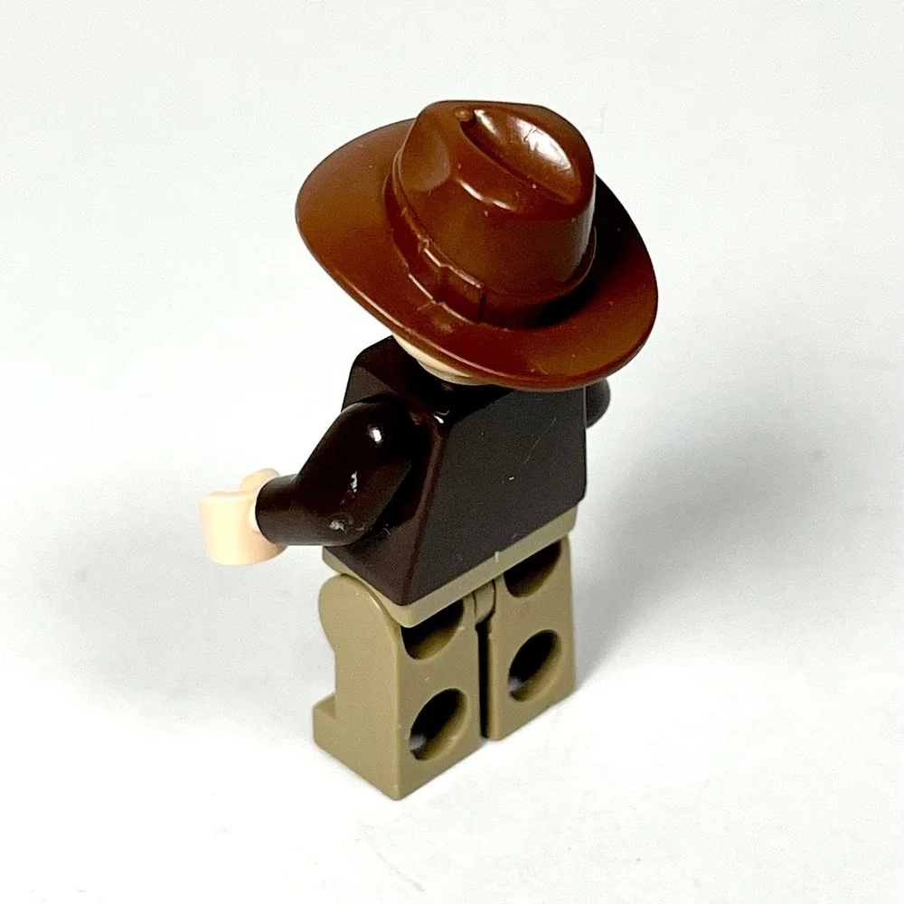 LEGO Indiana Jones Minifigure Dark Brown Jacket Tan Open Shirt Fedora iaj001